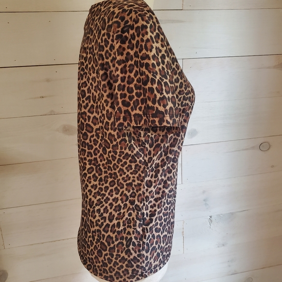 Casual Corner Annex Petite leopard/animal print short sleeved shirt size medium - Picture 5 of 9